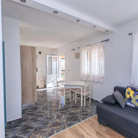 Eastern Paradise Apartament Bol