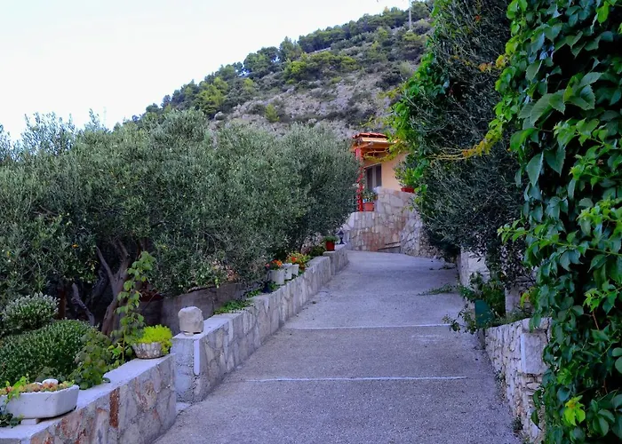 Eastern Paradise Apartment Bol